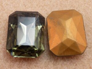 40020-Oc Octagon Black Diamond Gold Foiled 25x18 mm-0