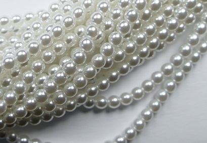 Czech glasparels 4 mm, bright white