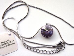 Ketting Elin, met een Violet Swarovski rivoli.-0