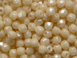 FP1-03-02020LC Snow White Champagne Luster Czech Glass Facet Firepolish 3mm 50 stuks
