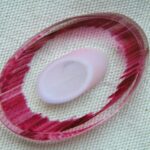 H53 Prachtige hanger met fuchsiaroze accent en lichtroze oog.-0