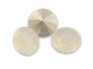 234 White Opal Xilion Swarovski SS 39. 2 stuks-0