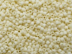 TR-15-0051F Opaque Frosted Lt Beige Toho rocailles 15-0 color 51F