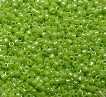 TR-15-0131 Opaque-Lustered Sour Apple Toho rocailles 15-0 color 131 TR-15-0131 Opaque-Lustered Sour Apple