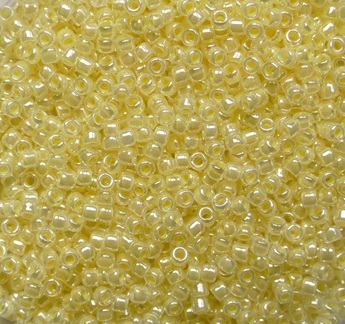 TR-15-0901 Ceylon Rice Pudding Toho rocailles 15-0 color 901 TR-15-0901 Ceylon Rice Pudding