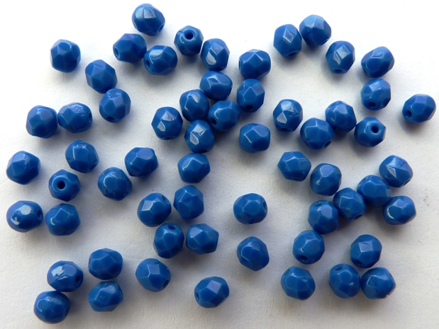 0090142 Opaque Blue facet 4 mm. 50 Pc.-0 0090142 Opaque Blue facet 4 mm. 50 Pc.-0