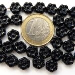 0010044 Zwart plat bloemvormig. 30 Pc.-0