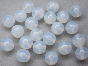 0140107 White Opal round 8 mm. 22 Pc.-0