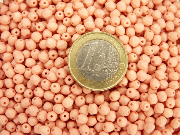 0070337 Saturated Peach Facet 4 mm. 50 Pc.-5622