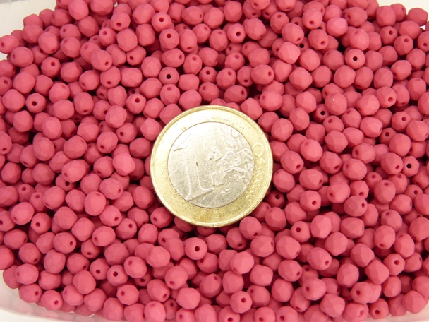 0070398 Saturated Fuchsia Facet 4 mm. 50 Pc.-5625