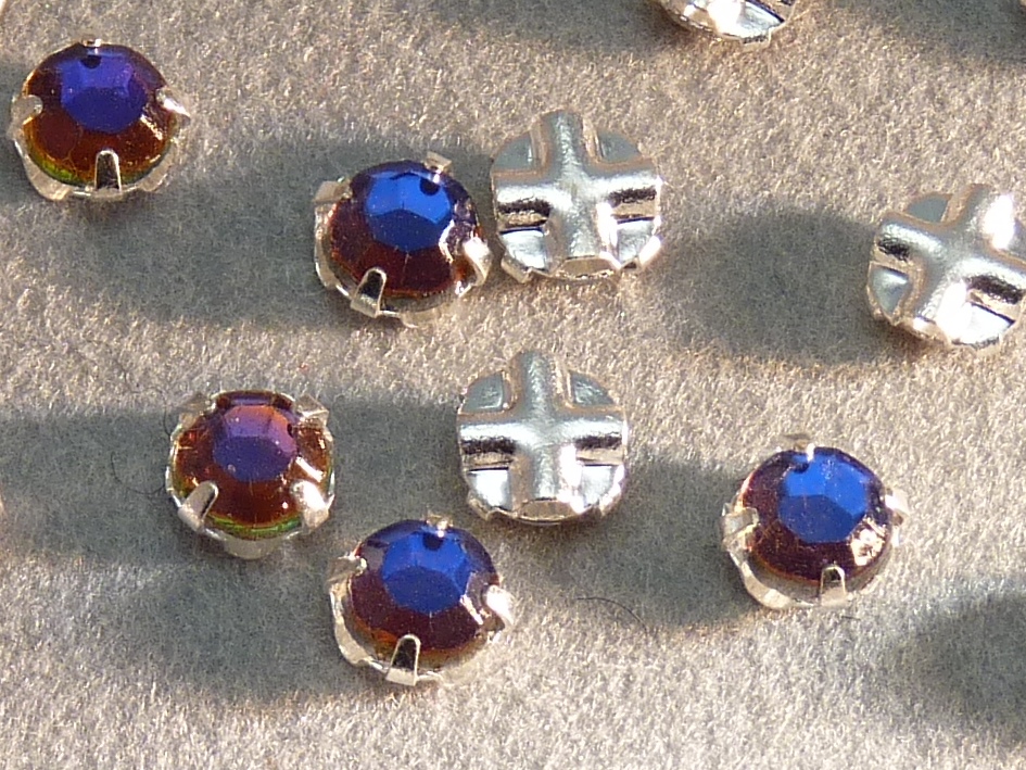 SS20-00030-29936-Silver Extra Chaton Rose Montees Crystal Volcano Silver 15 Pc.-5771