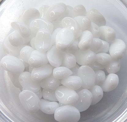 0140021 White Alebaster Tulip Petal ( Short Daggerbead) 35 Pc.-5973