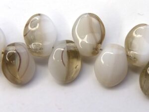 0140063 White/Black Diamond Melee Tulip Petal ( Short Daggerbead) 35 Pc.-0