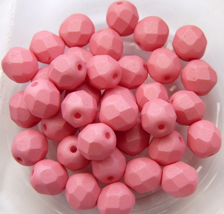 0070425 Saturated Pink Facet 6 mm. 25 Pc.-0