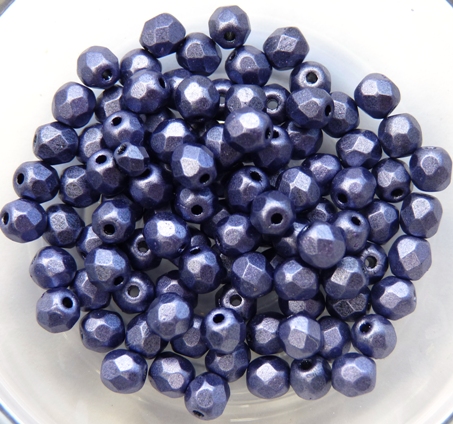 0080642 Metallic Suede Dark Purple Facet 4 mm. 50 Pc.-0