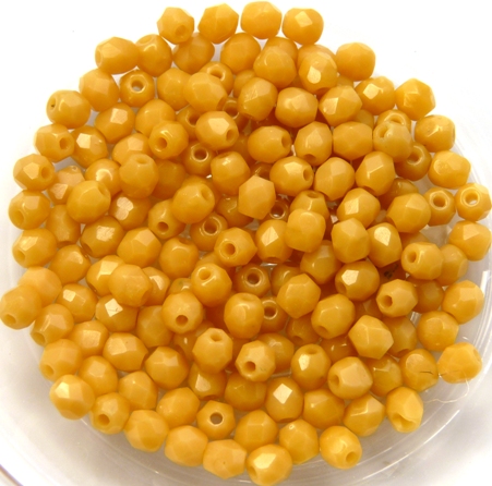 0040231A Alabaster Topaz facet 3 mm. 75 Pc.-0