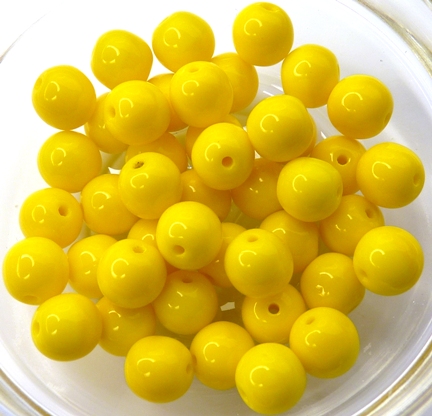 0130001 Opaque Yellow Round 7 mm. 25 Pc.-0
