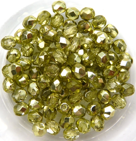 0100401 Metallic green half coated Facet 4 mm. 50 Pc.-0 0100401 Metallic green half coated Facet 4 mm. 50 Pc.-0