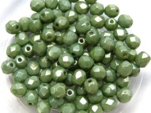 0100417 Opaque White Green Luster Facet 4 mm. 50 Pc.-0