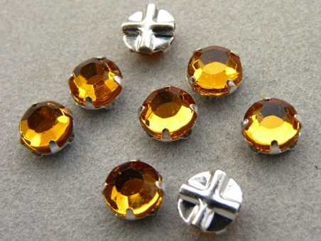 SS30-10070-Slv Extra Chaton Rose Montees Topaz Silver 8 Pc.-0 SS30-10070-Slv Extra Chaton Rose Montees Topaz Silver 8 Pc.-0