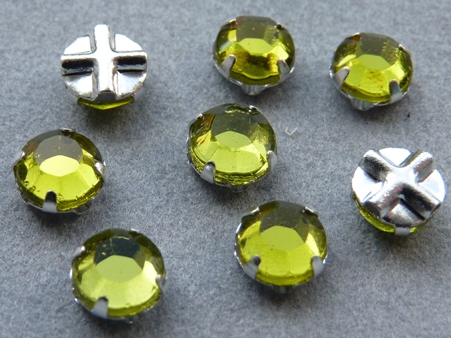 SS30-50230-Slv Extra Chaton Rose Montees Olivine Silver 8 Pc.-0 SS30-50230-Slv Extra Chaton Rose Montees Olivine Silver 8 Pc.-0
