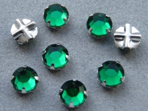 SS30-50730-Slv Extra Chaton Rose Montees Emerald 8 Pc.-0