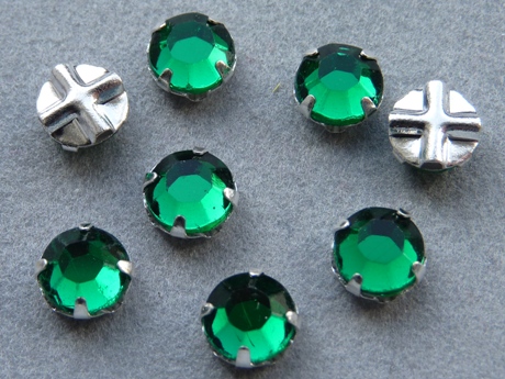 SS30-50730-Slv Extra Chaton Rose Montees Emerald 8 Pc.-0 SS30-50730-Slv Extra Chaton Rose Montees Emerald 8 Pc.-0