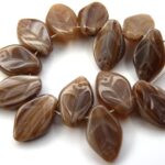 0030117 Opaque brown melee Blaadje. 35 pc.-0