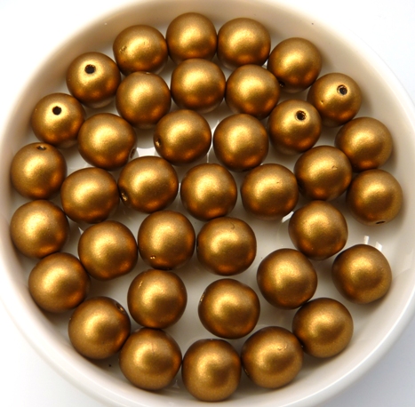 08-R-00030-01740 Silky Brass Gold round 8 mm. 25 Pc.-7113