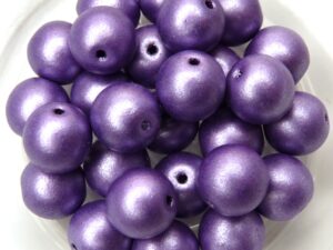0080266 Metallic Suede Purple round 8 mm. 18 Pc.-7175
