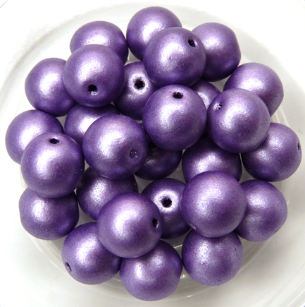 0080266 Metallic Suede Purple round 8 mm. 18 Pc.-7175