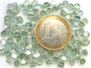 0100341 Crystal Green 2Way facetted 4 mm. 40 Pc-0