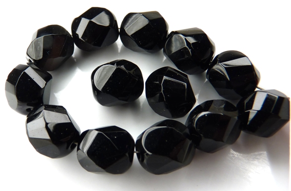0010443 Jet Chiseled facet 10 mm. 10 Pc-0