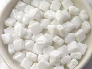 SL-03000 Silky Bead Chalk White 30 Pc.-0