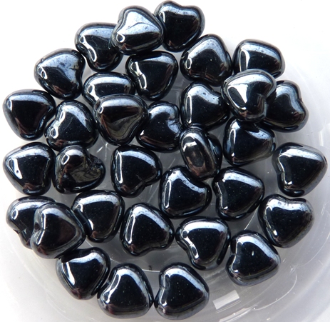 0020062 Jet Hematite heart. 40 Pc.-8674