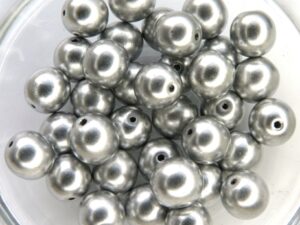 0020064 Silky Silver round 8 mm. 22 Pc.-0