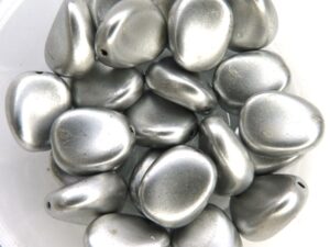 0020080 Silky Silver Twisted Oval 12 Pc.-8699