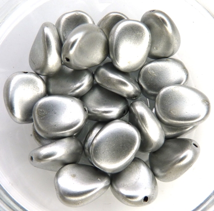 0020080 Silky Silver Twisted Oval 12 Pc.-8699