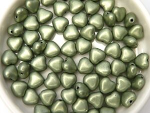 0100047 Matte Metallic Green Heart 30 Pc.-8440