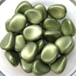 0100048 Matte Metallic GreenTwisted Oval 10 Pc.-0