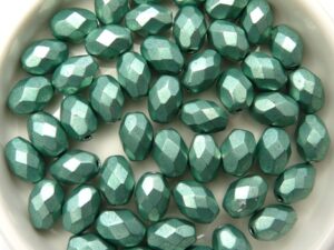 0100509 Metallic Light Green Oval Facet 8 x 6 mm. 15 Pc.-8507