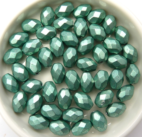0100509 Metallic Light Green Oval Facet 8 x 6 mm. 15 Pc.-8507