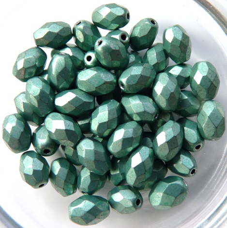 0100509 Metallic Light Green Oval Facet 8 x 6 mm. 15 Pc.-0