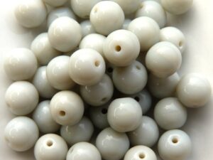 0020030 Opaque Light Grey round 7 mm. 30 Pc.-8654