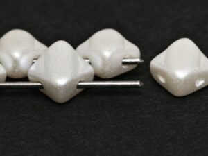 SL-02010-25001 Silky Bead Pastel Pearl White 30 Pc.-8809
