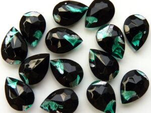 0021-PE Pearshape Jet Green/Silverfoil 14 x 10 mm.-0