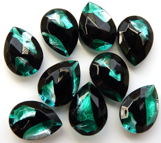 0021-PE Pearshape Jet Green/Silverfoil 18 x 13 mm.-0 0021-PE Pearshape Jet Green/Silverfoil 18 x 13 mm.-0