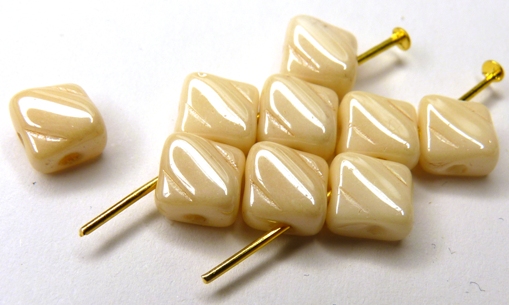 SL-03000-14413 Silky Bead Chalk White Champagne Luster 30 Pc.-8846