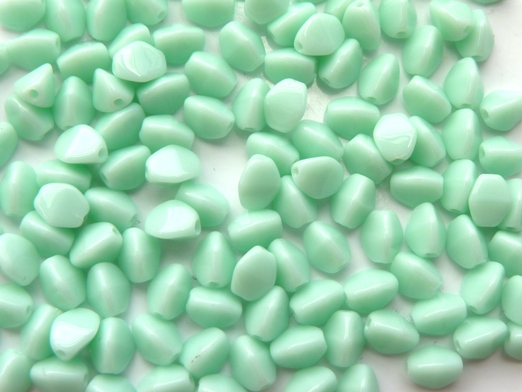 PI-63100 Opaque Mint Pinch Beads 10 gram-9153