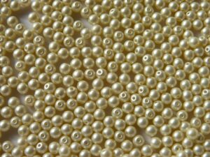 04-R-02010-46112 Cream Shell Opaque Luster, Round 4 mm. 100 Pc.-9624